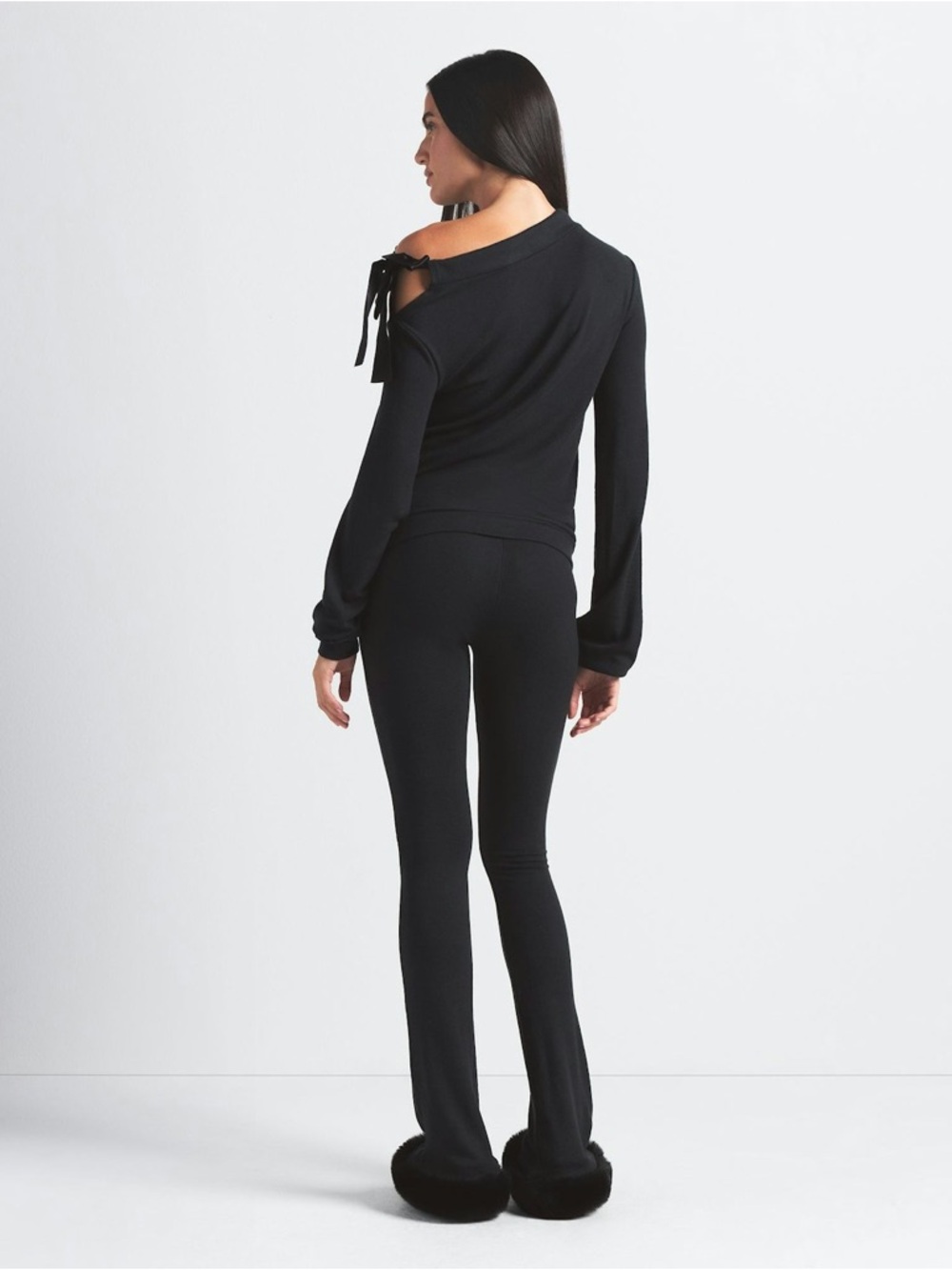 Skins cloud off the shoulder long sleeve top color onyx - Picture 3 of 4